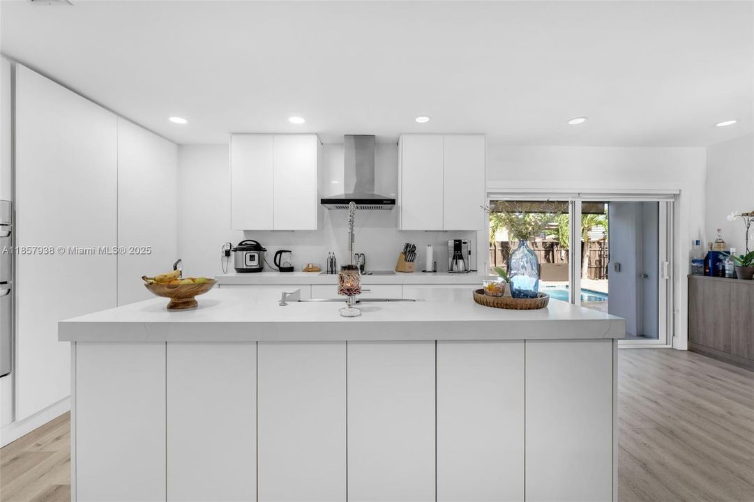 Recently Sold: $549,900 (2 beds, 2 baths, 1015 Square Feet)