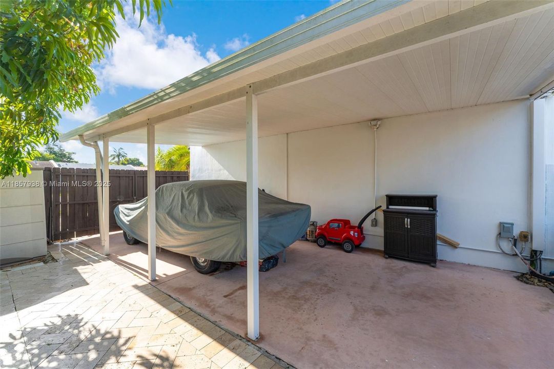 Recently Sold: $549,900 (2 beds, 2 baths, 1015 Square Feet)