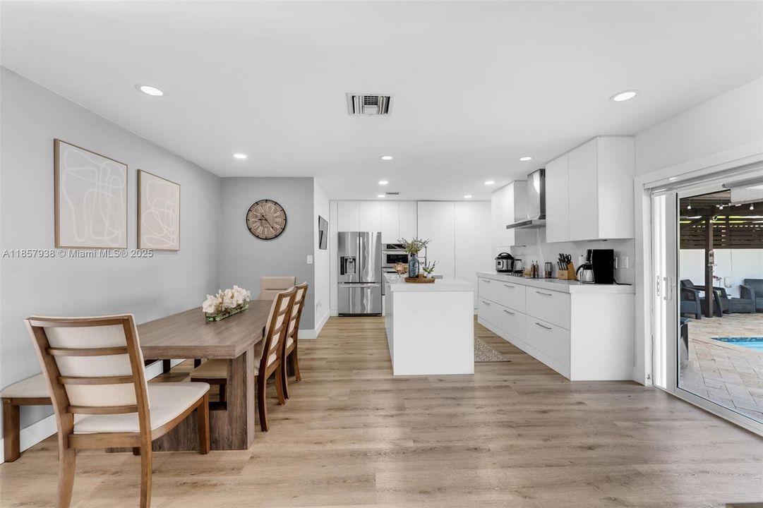 Recently Sold: $549,900 (2 beds, 2 baths, 1015 Square Feet)