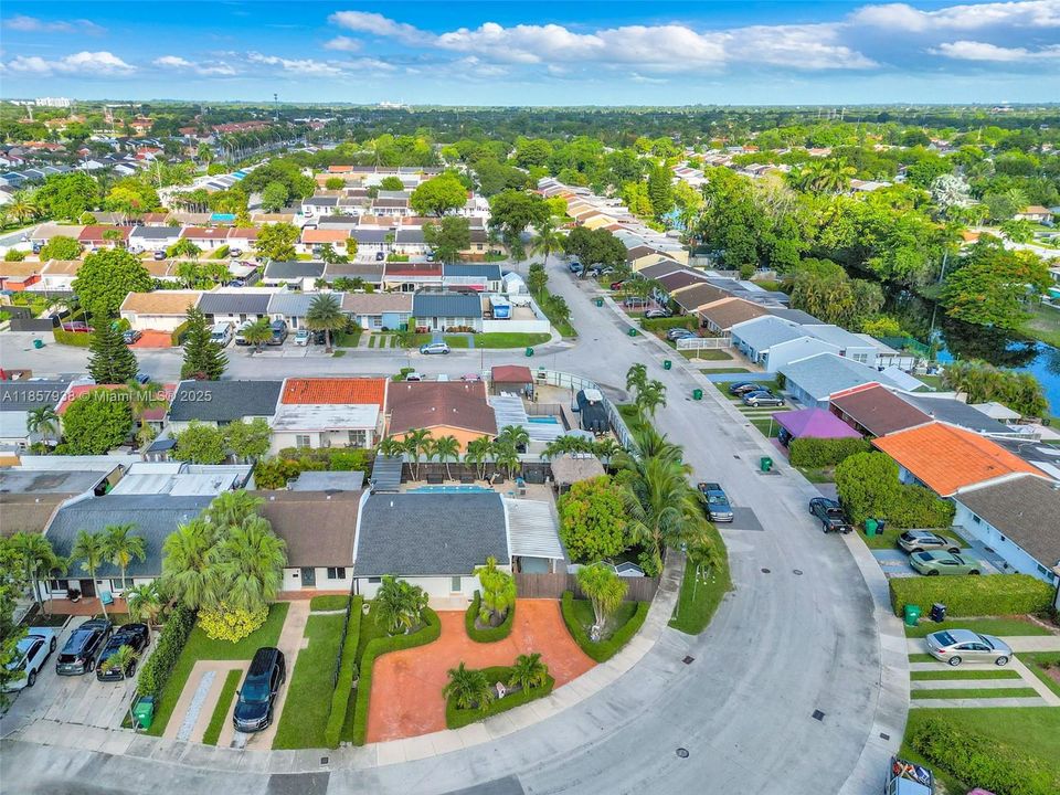 Recently Sold: $549,900 (2 beds, 2 baths, 1015 Square Feet)