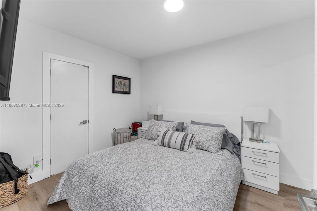 Recently Sold: $549,900 (2 beds, 2 baths, 1015 Square Feet)