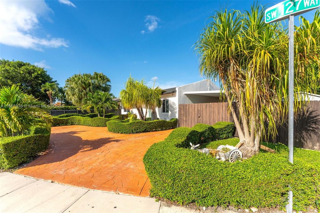 Recently Sold: $549,900 (2 beds, 2 baths, 1015 Square Feet)