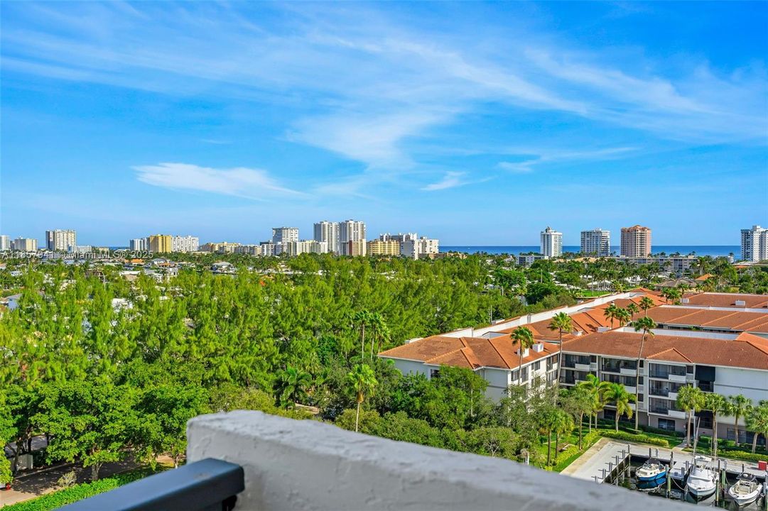 For Sale: $399,900 (2 beds, 2 baths, 1290 Square Feet)