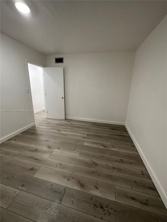 合同活跃: $1,299,000 (0 贝兹, 0 浴室, 0 平方英尺)