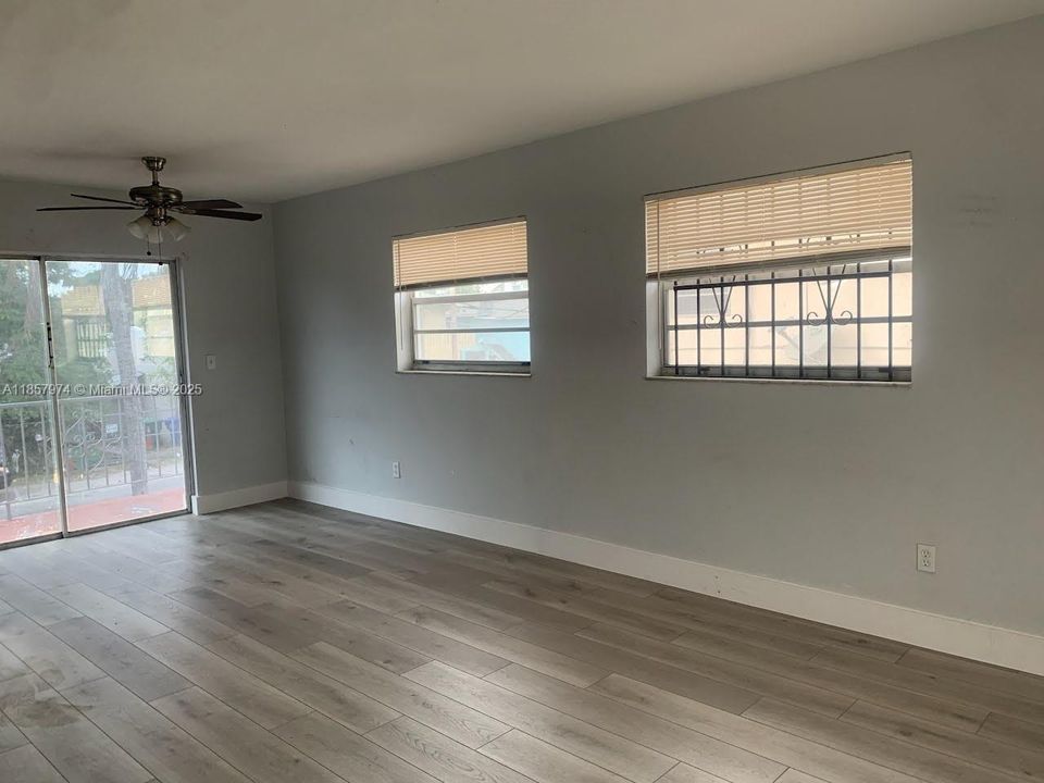 合同活跃: $1,299,000 (0 贝兹, 0 浴室, 0 平方英尺)