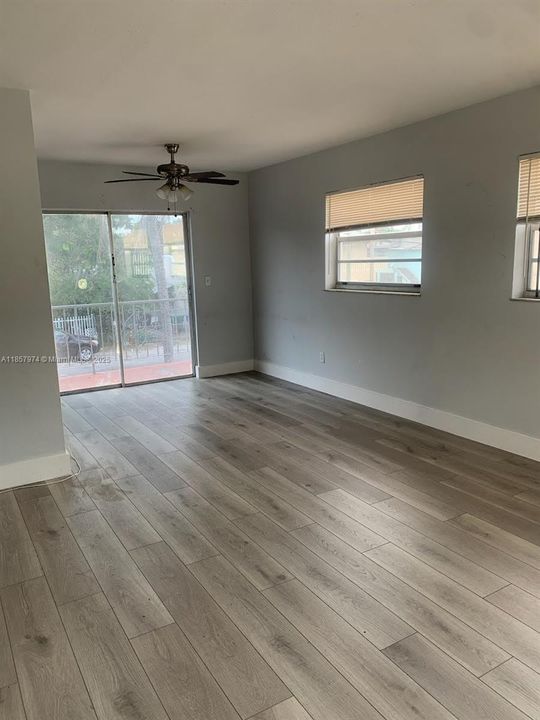 合同活跃: $1,299,000 (0 贝兹, 0 浴室, 0 平方英尺)