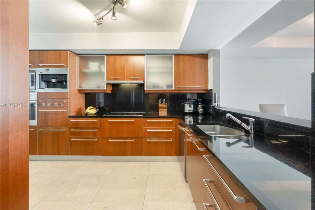 For Sale: $1,795,000 (2 beds, 3 baths, 1730 Square Feet)