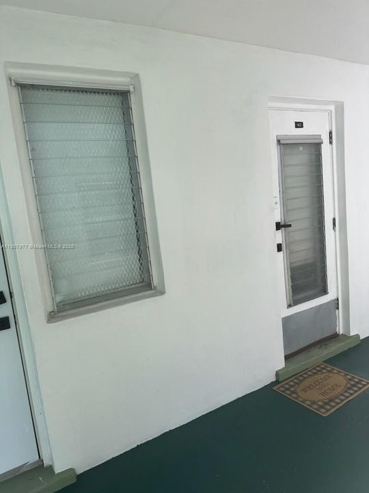 Active With Contract: $125,000 (1 beds, 1 baths, 660 Square Feet)