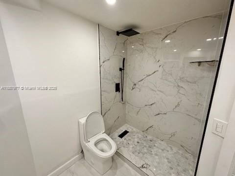 Active With Contract: $125,000 (1 beds, 1 baths, 660 Square Feet)