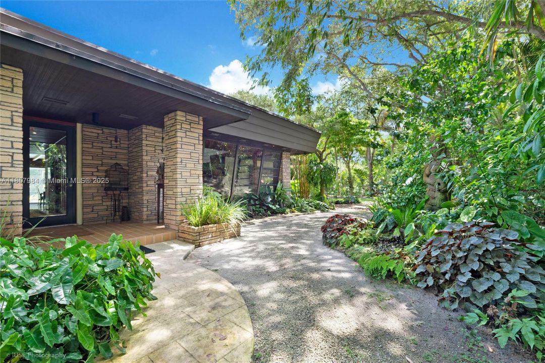 En Venta: $2,385,000 (3 camas, 2 baños, 5103 Pies cuadrados)