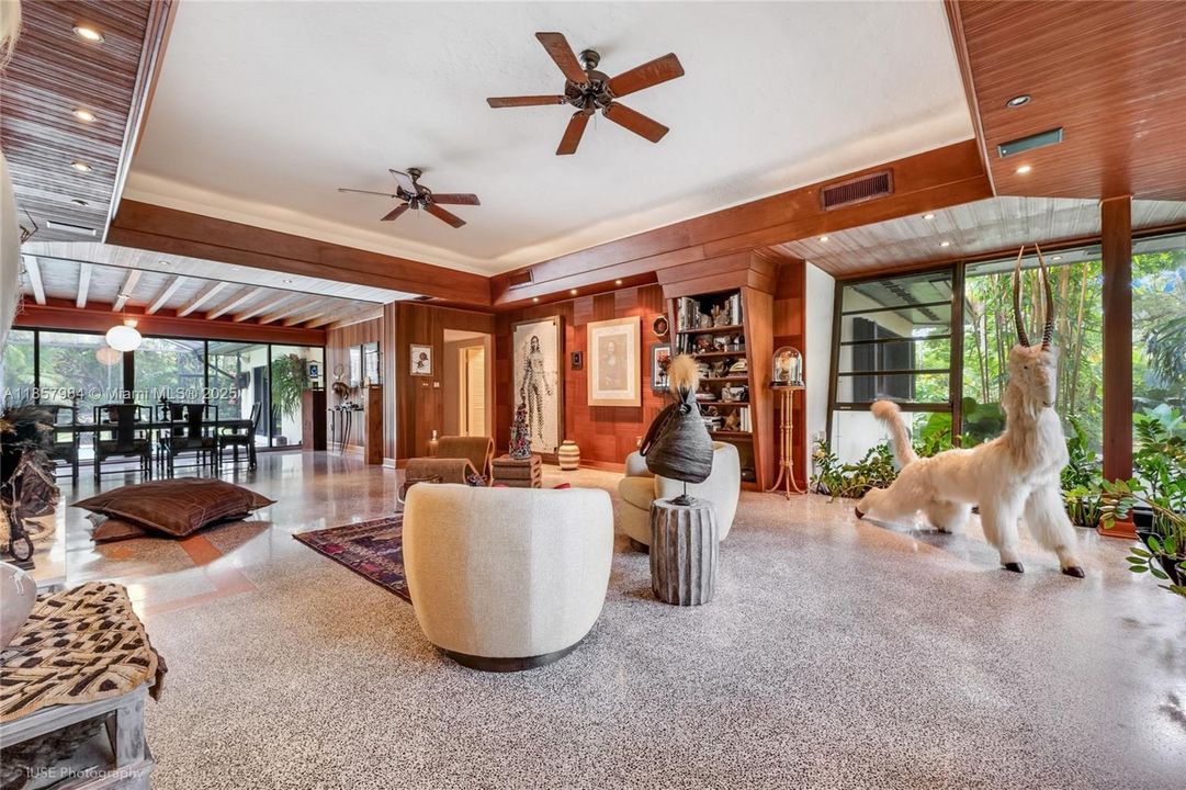 En Venta: $2,385,000 (3 camas, 2 baños, 5103 Pies cuadrados)