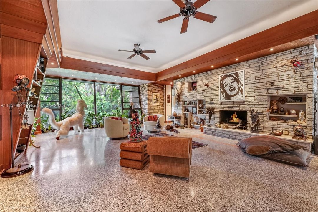 En Venta: $2,385,000 (3 camas, 2 baños, 5103 Pies cuadrados)