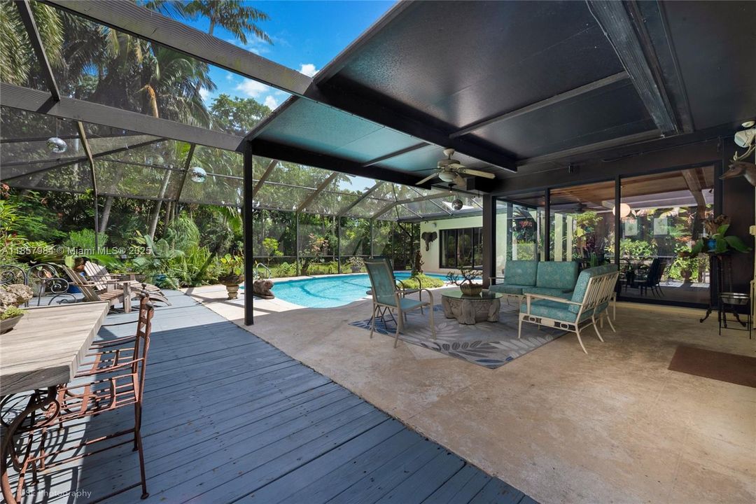 En Venta: $2,385,000 (3 camas, 2 baños, 5103 Pies cuadrados)