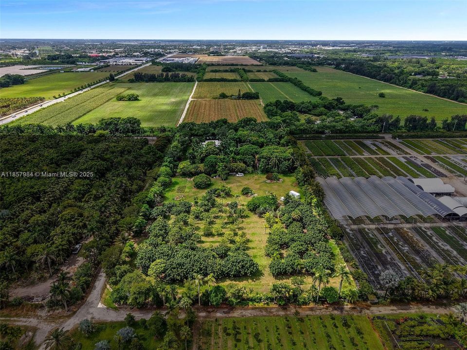 En Venta: $2,385,000 (3 camas, 2 baños, 5103 Pies cuadrados)