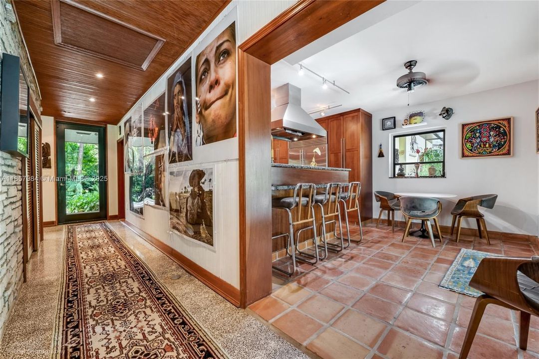 En Venta: $2,385,000 (3 camas, 2 baños, 5103 Pies cuadrados)