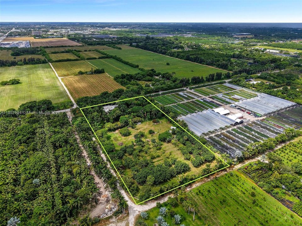 En Venta: $2,385,000 (3 camas, 2 baños, 5103 Pies cuadrados)