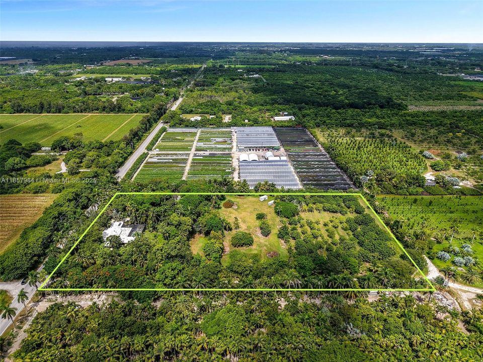 En Venta: $2,385,000 (3 camas, 2 baños, 5103 Pies cuadrados)