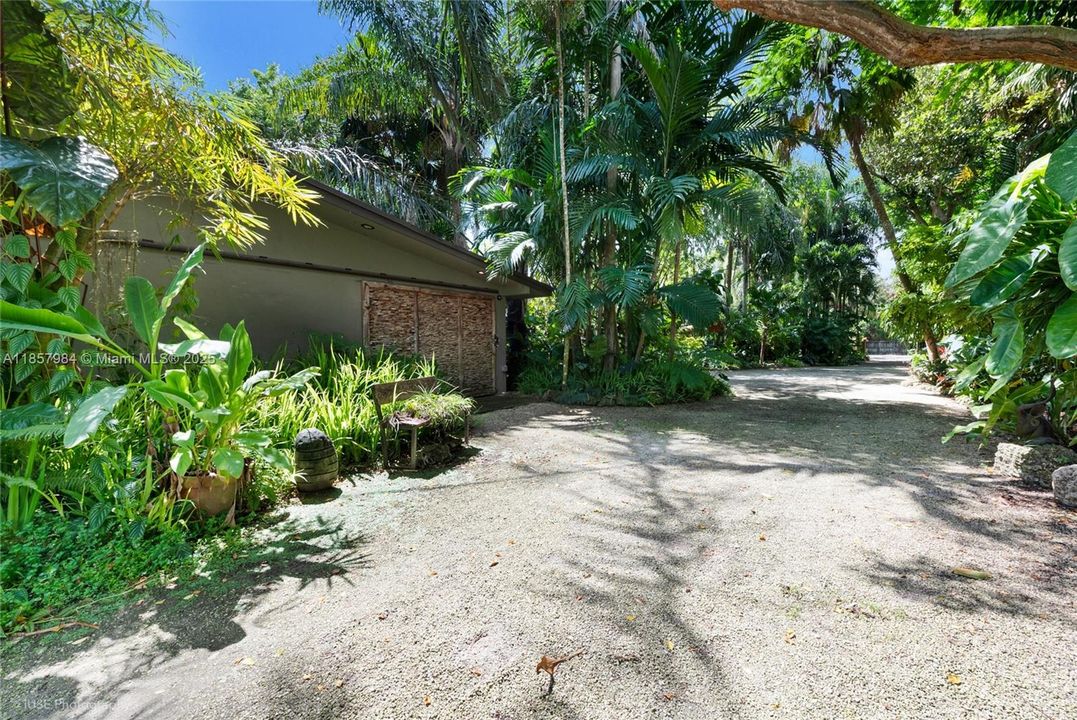 En Venta: $2,385,000 (3 camas, 2 baños, 5103 Pies cuadrados)