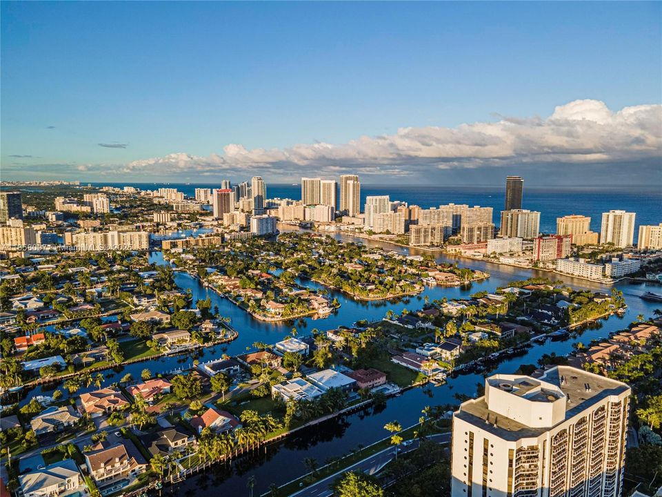 For Sale: $9,690,000 (6 beds, 6 baths, 6997 Square Feet)