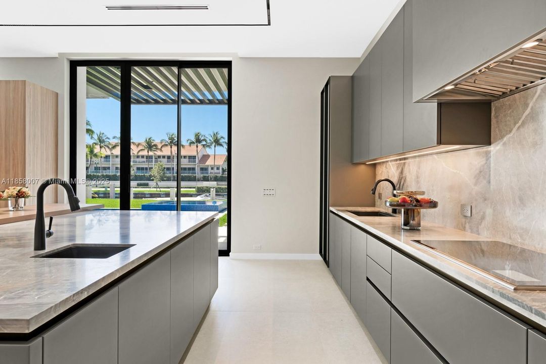 For Sale: $9,690,000 (6 beds, 6 baths, 6997 Square Feet)