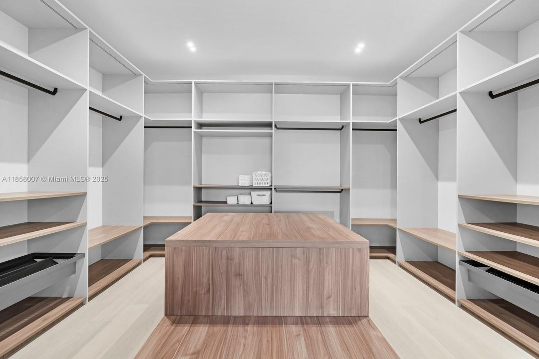 Master B. walk-in closet