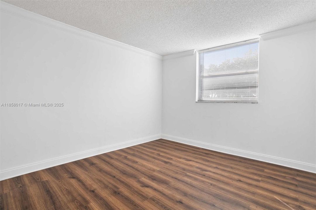 For Sale: $249,000 (2 beds, 2 baths, 900 Square Feet)