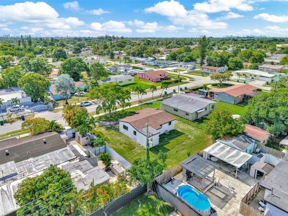 Недавно продано: $515,000 (3 спален, 2 ванн, 888 Квадратных фут)