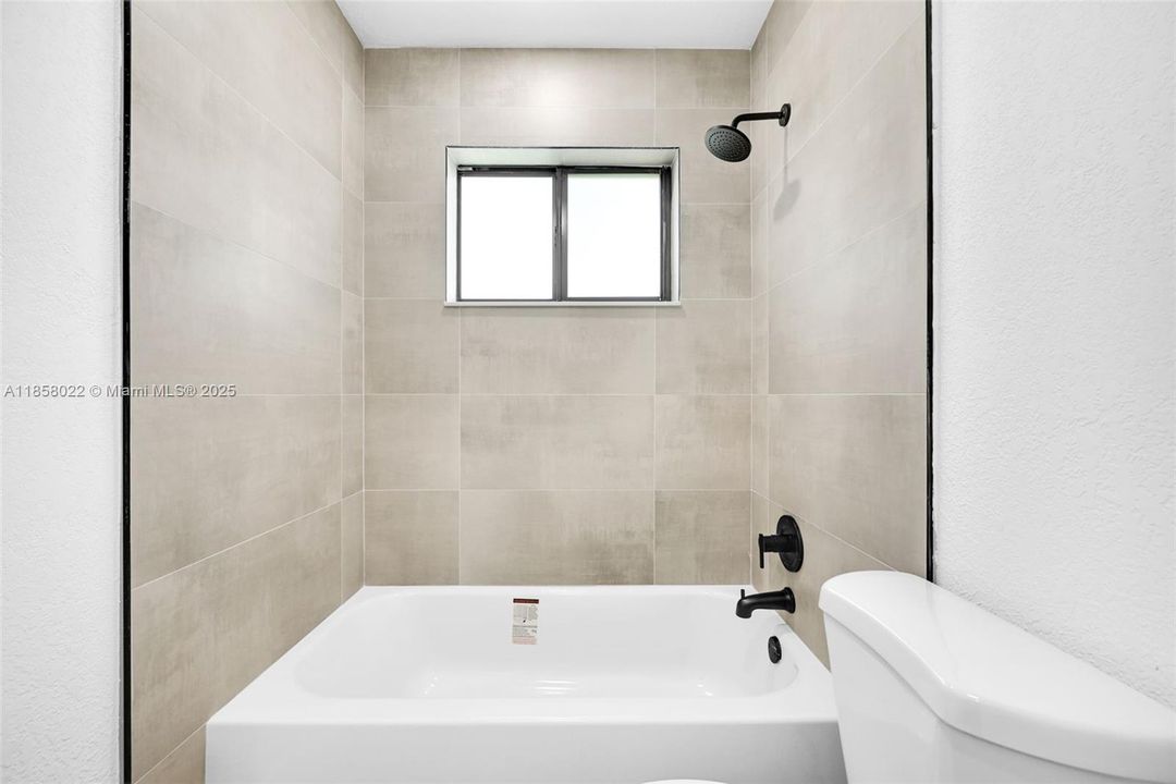 Недавно продано: $515,000 (3 спален, 2 ванн, 888 Квадратных фут)