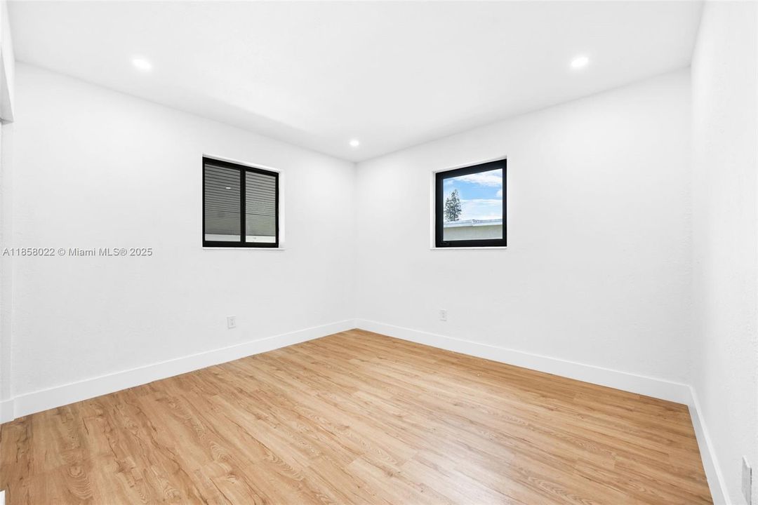 Недавно продано: $515,000 (3 спален, 2 ванн, 888 Квадратных фут)