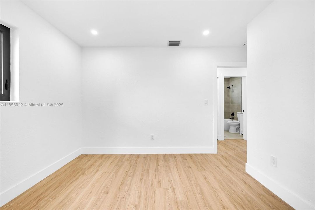 Недавно продано: $515,000 (3 спален, 2 ванн, 888 Квадратных фут)