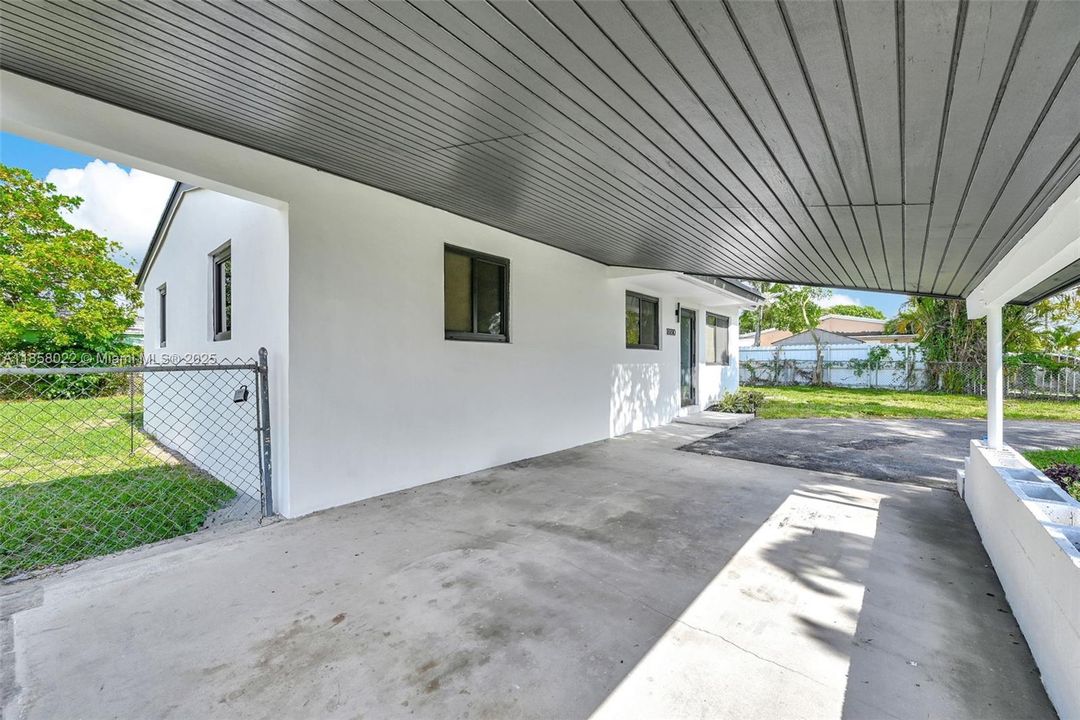 Недавно продано: $515,000 (3 спален, 2 ванн, 888 Квадратных фут)