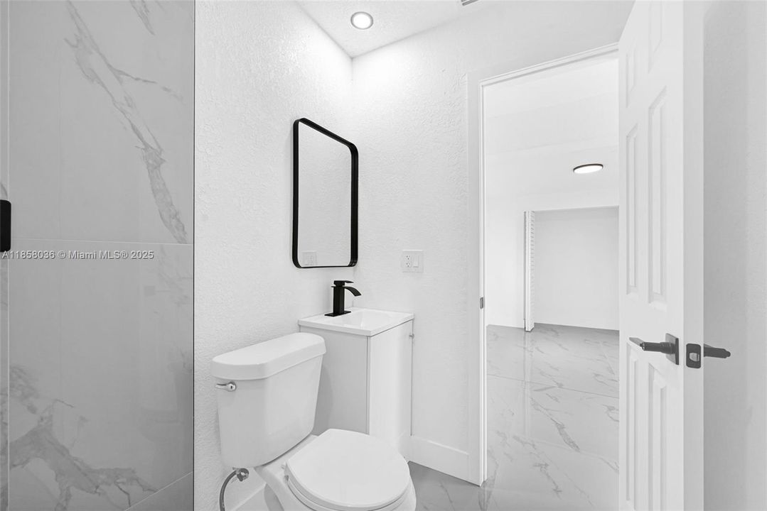 Недавно продано: $564,900 (4 спален, 2 ванн, 1012 Квадратных фут)