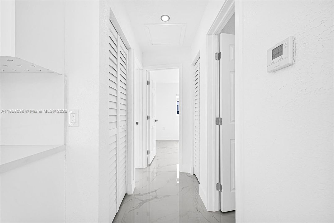 Недавно продано: $564,900 (4 спален, 2 ванн, 1012 Квадратных фут)