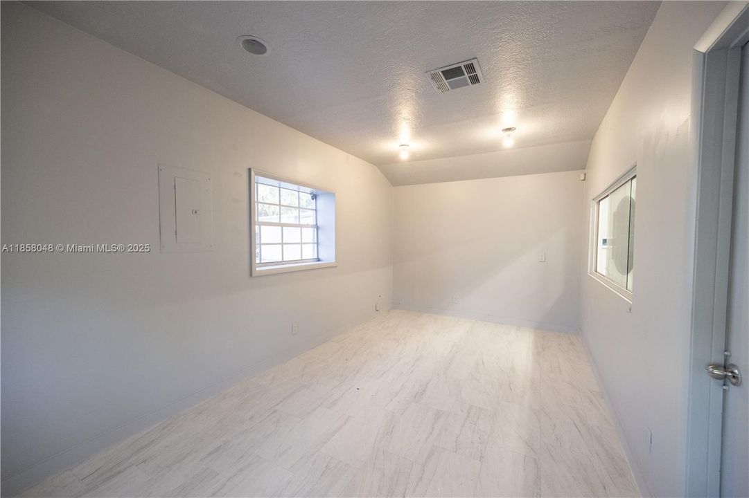 Recently Rented: $7,900 (0 beds, 0 baths, 0 Square Feet)
