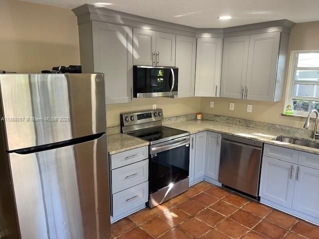 待售: $315,000 (4 贝兹, 2 浴室, 1750 平方英尺)