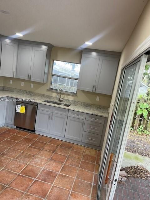 待售: $315,000 (4 贝兹, 2 浴室, 1750 平方英尺)