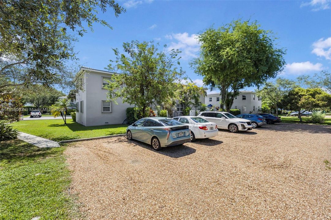 Recently Sold: $400,000 (2 beds, 1 baths, 786 Square Feet)