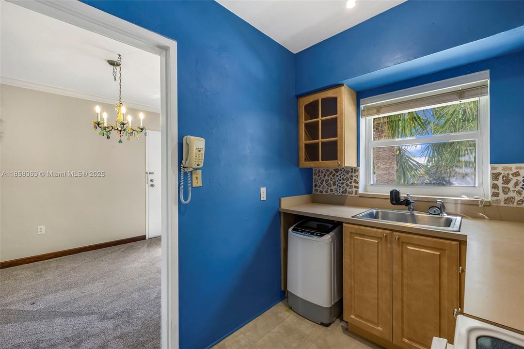 Recently Sold: $400,000 (2 beds, 1 baths, 786 Square Feet)