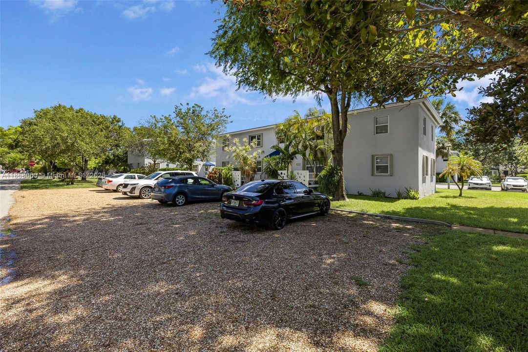 Recently Sold: $400,000 (2 beds, 1 baths, 786 Square Feet)