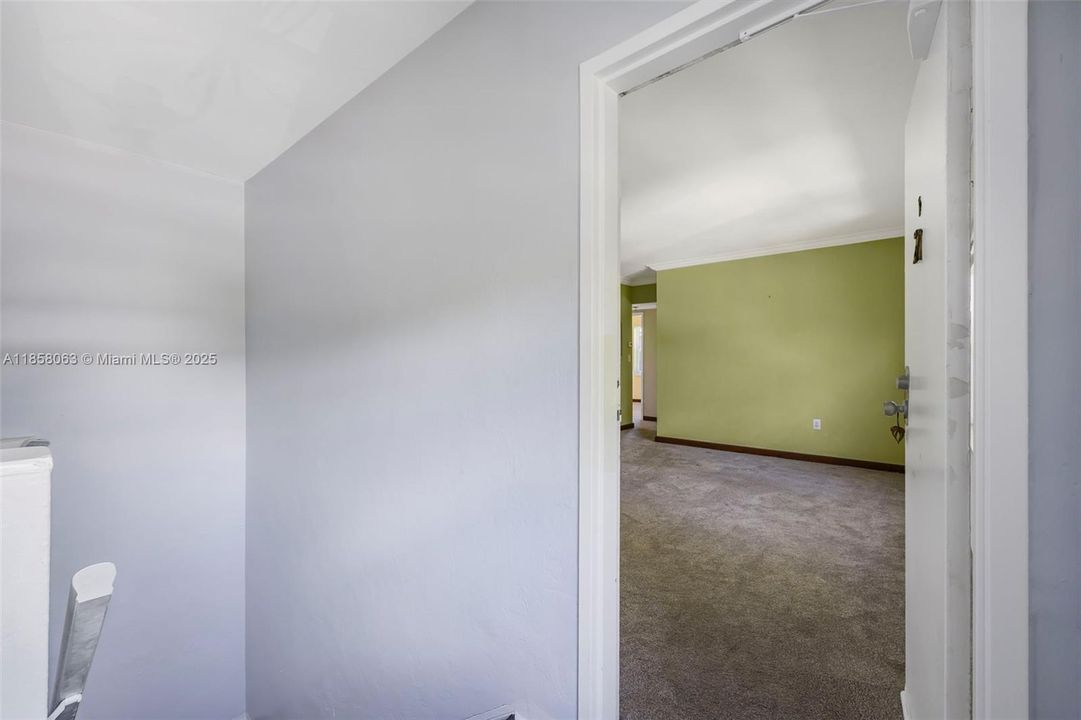 Recently Sold: $400,000 (2 beds, 1 baths, 786 Square Feet)