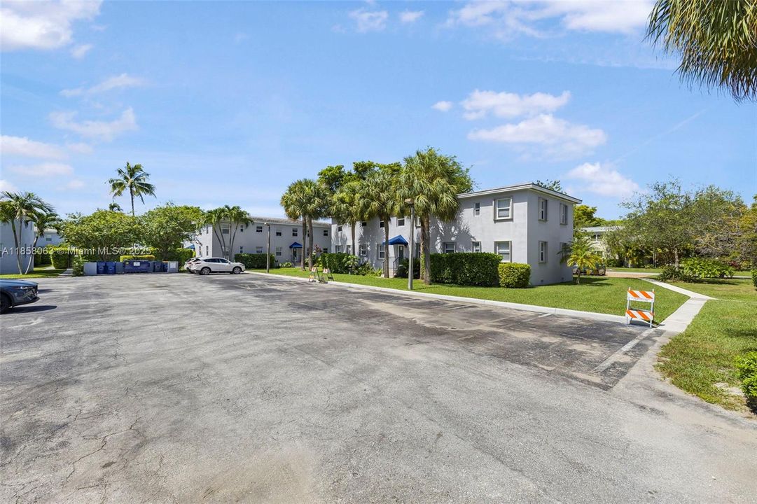 Recently Sold: $400,000 (2 beds, 1 baths, 786 Square Feet)