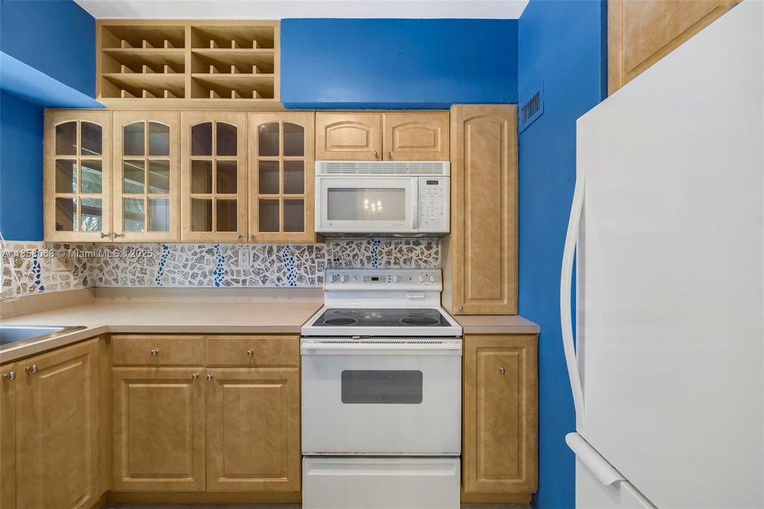 Recently Sold: $400,000 (2 beds, 1 baths, 786 Square Feet)