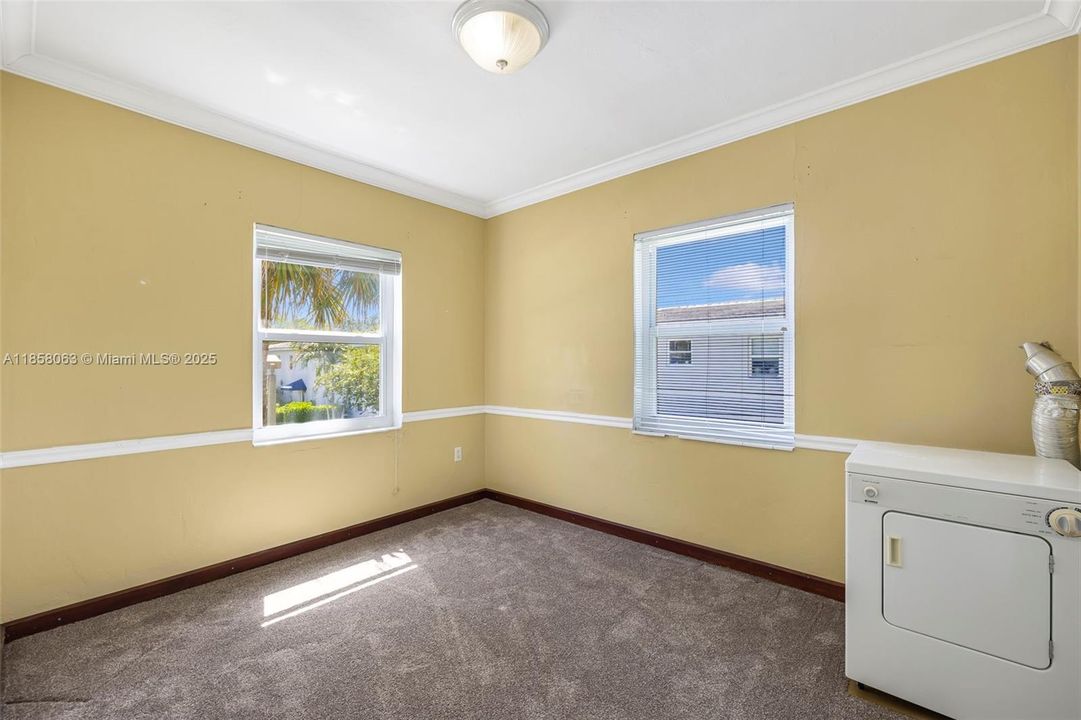 Recently Sold: $400,000 (2 beds, 1 baths, 786 Square Feet)