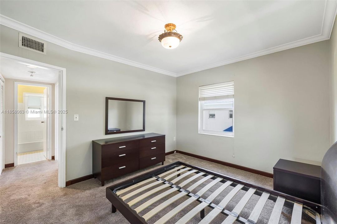 Recently Sold: $400,000 (2 beds, 1 baths, 786 Square Feet)