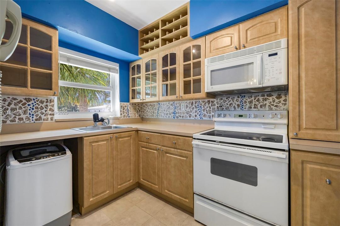 Recently Sold: $400,000 (2 beds, 1 baths, 786 Square Feet)