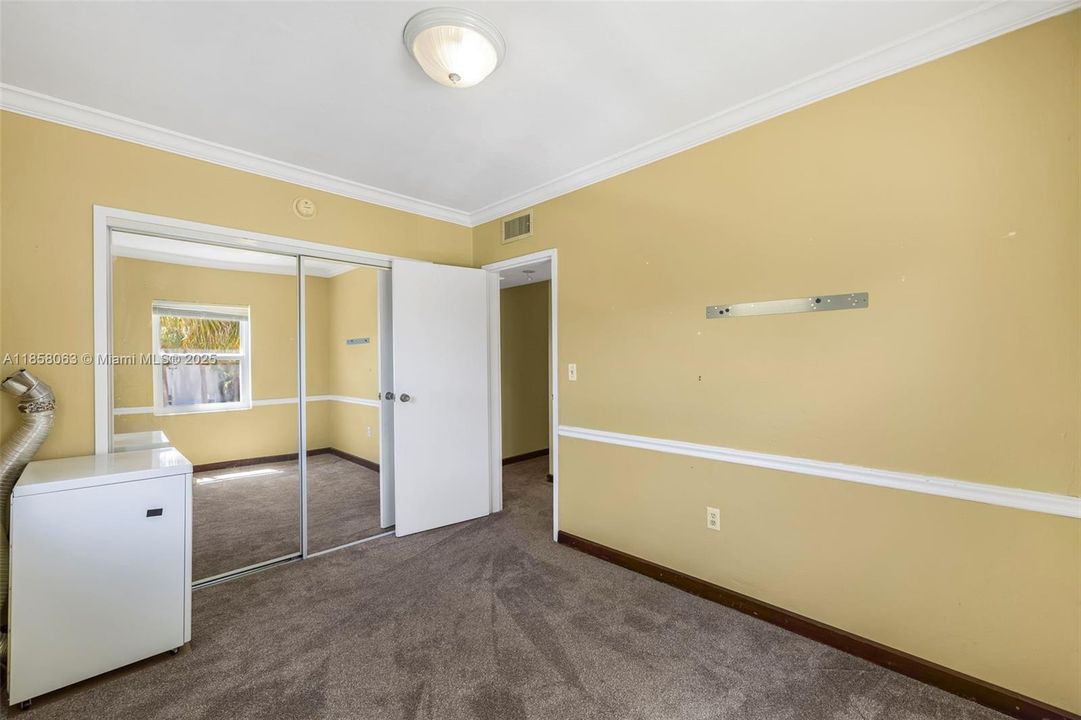 Recently Sold: $400,000 (2 beds, 1 baths, 786 Square Feet)