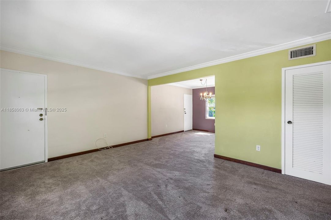 Recently Sold: $400,000 (2 beds, 1 baths, 786 Square Feet)