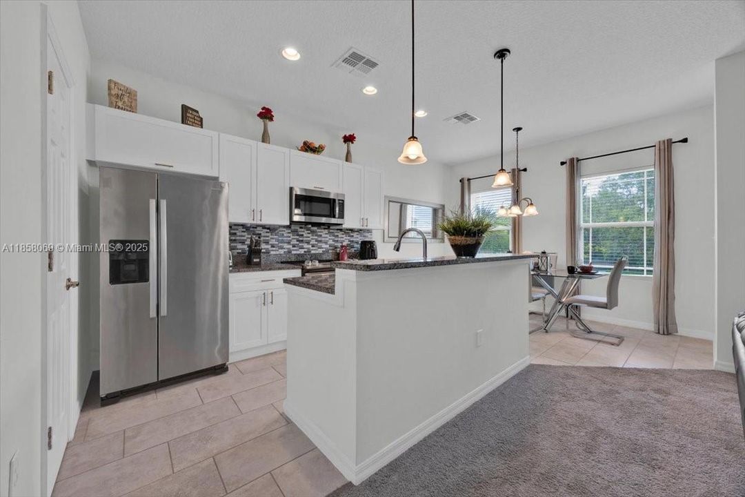 最近售出: $345,900 (3 贝兹, 2 浴室, 0 平方英尺)