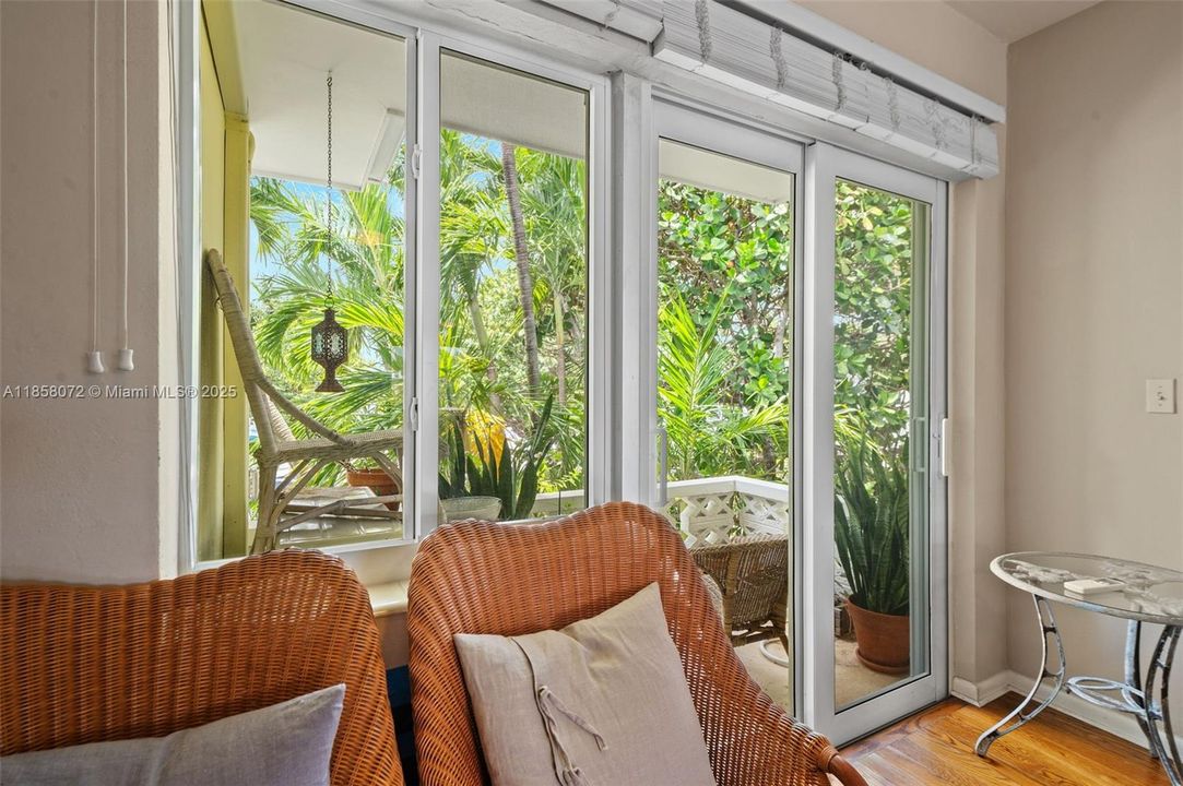 На продажу: $315,000 (1 спален, 1 ванн, 700 Квадратных фут)