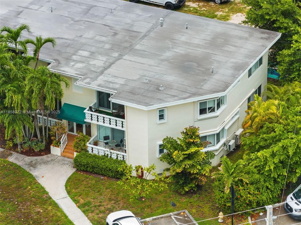 На продажу: $315,000 (1 спален, 1 ванн, 700 Квадратных фут)